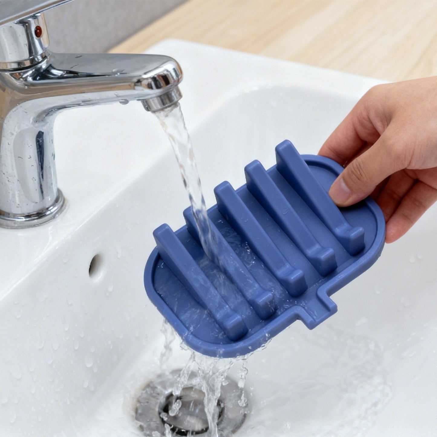 Silicone Self-Draining Soap Dish – Non-Slip Soap Saver with Waterfall Drain Spout for Bathroom & Kitchen Sink